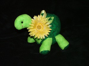green tort with yellow flower