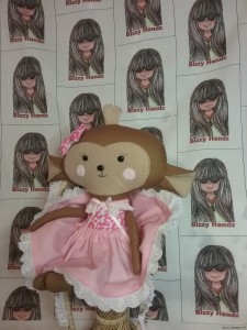 monkey lieft side in chair